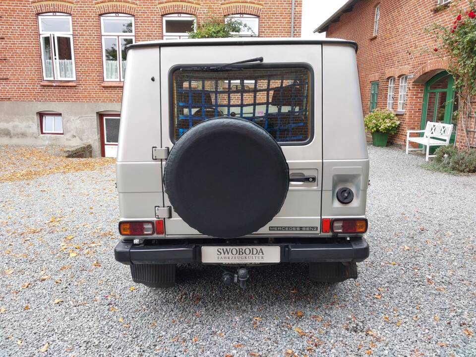 Image 4/9 of Mercedes-Benz 300 GD (SWB) (1988)