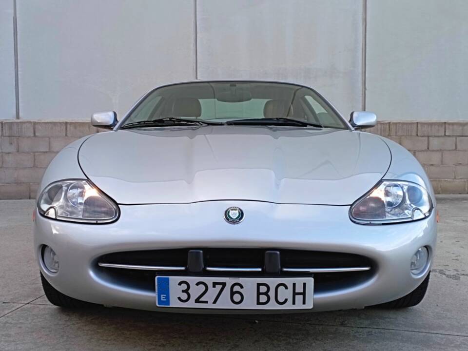 Bild 3/8 von Jaguar XK8 4.0 (2000)