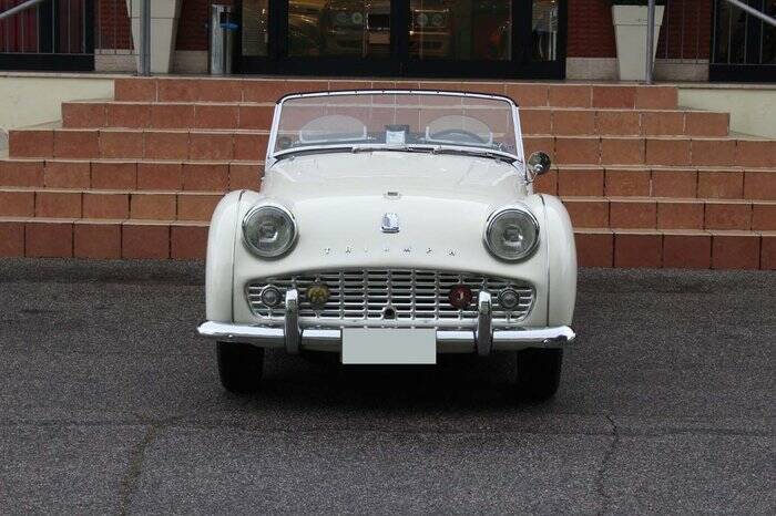 Image 2/6 of Triumph TR 3A (1960)