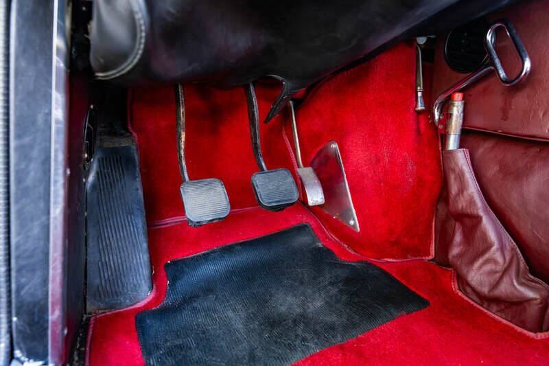 Image 22/49 de Ferrari 330 GT 2+2 (1966)