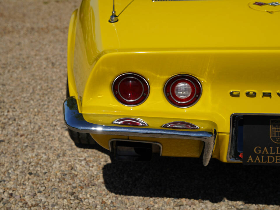 Image 13/50 of Chevrolet Corvette Stingray (1972)