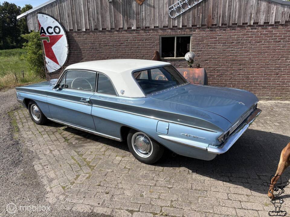 Bild 5/49 von Oldsmobile F-85 Jetfire (1962)