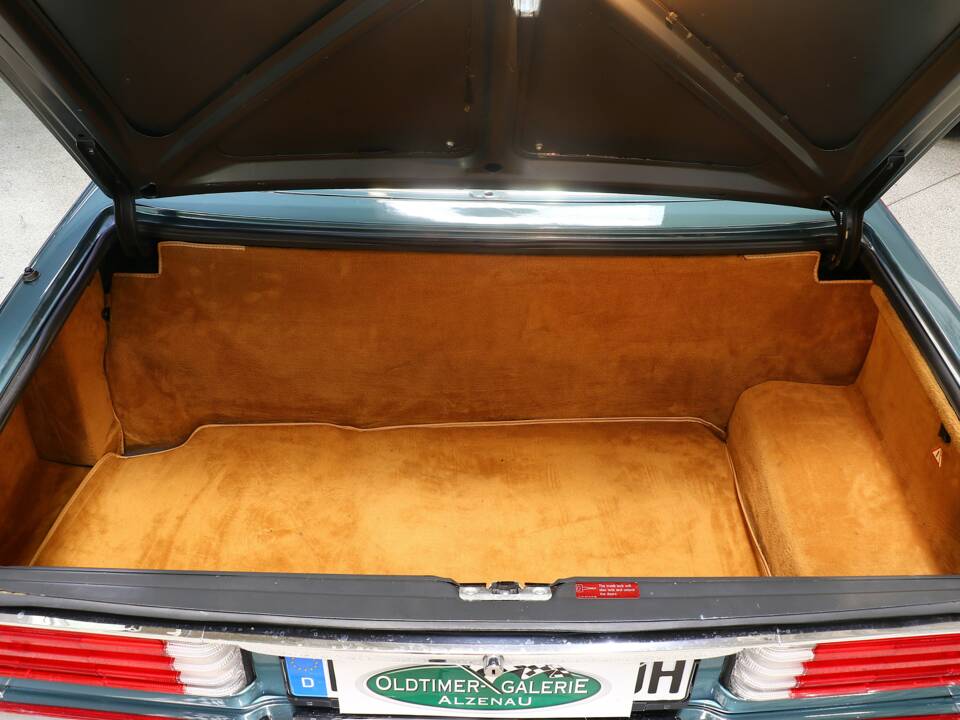 Image 23/25 of Mercedes-Benz 560 SL (1986)