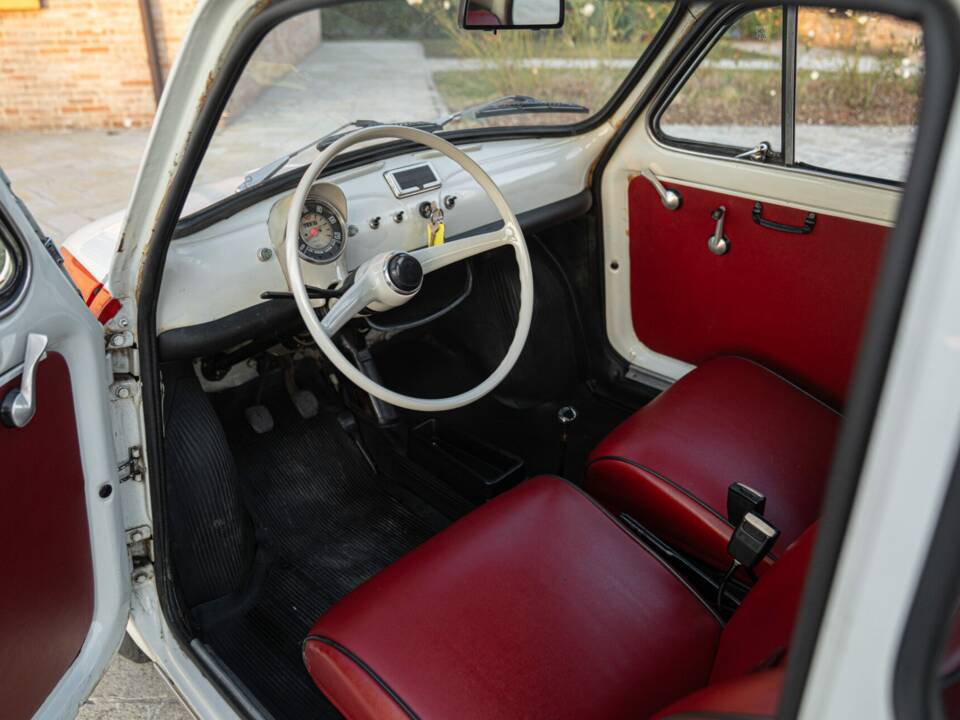Image 31/50 of FIAT 500 F (1970)