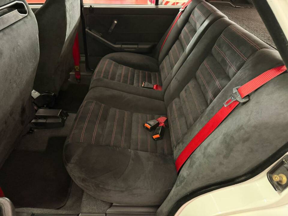 Bild 20/43 von Lancia Delta HF Integrale Evoluzione I "Martini 5" (1992)