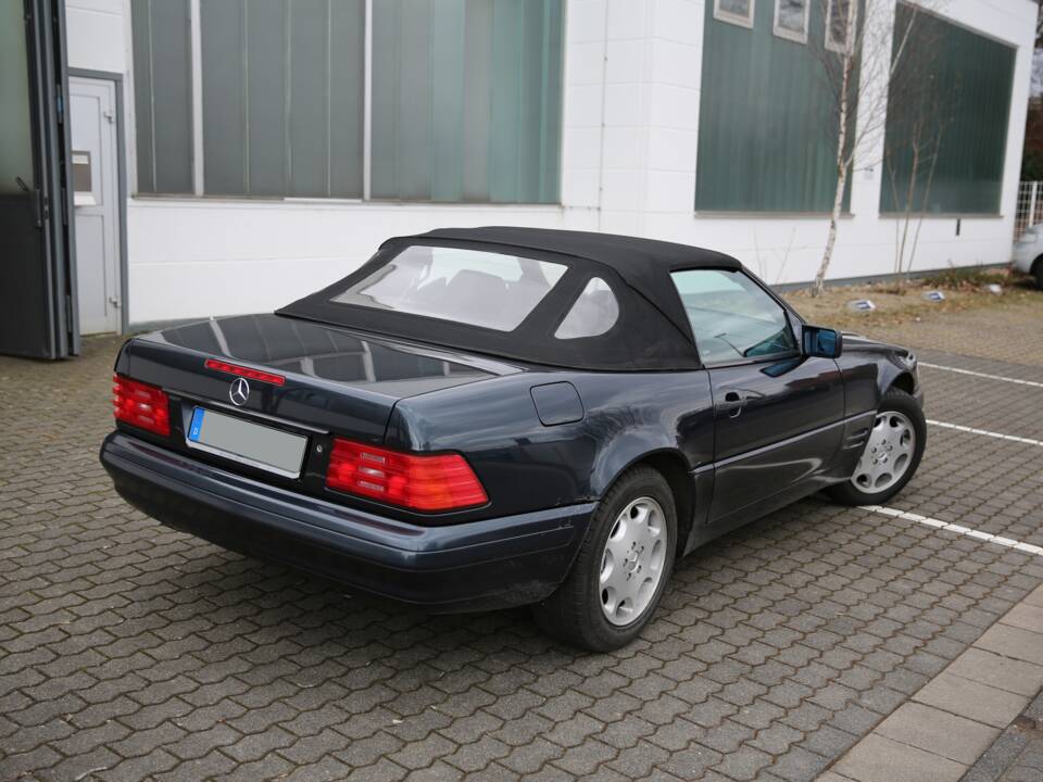 Immagine 14/17 di Mercedes-Benz SL 280 (1995)