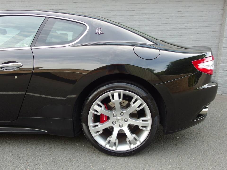 Afbeelding 33/100 van Maserati GranTurismo S (2010)