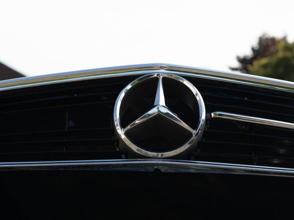 Image 33/50 of Mercedes-Benz 450 SLC (1979)