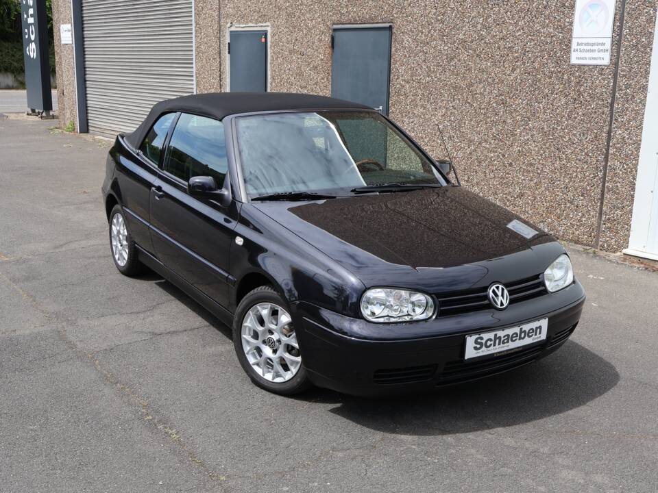 Bild 1/29 von Volkswagen Golf IV Cabrio 2.0 (2002)