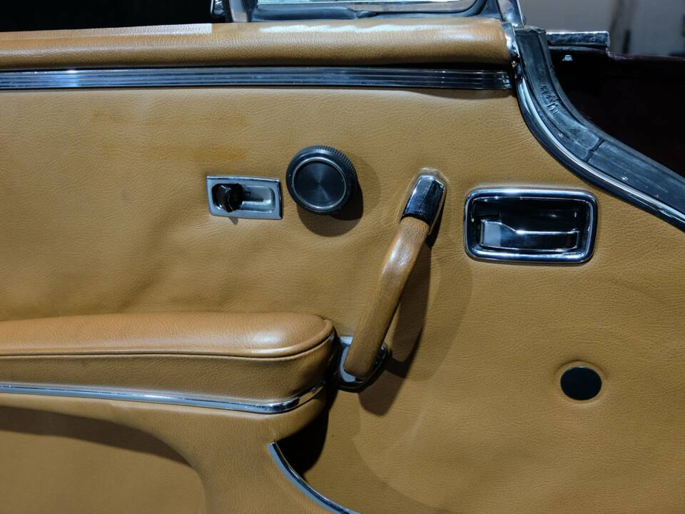 Bild 14/30 von Mercedes-Benz 280 SE 3,5 (1970)