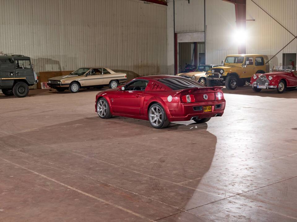 Image 8/68 of Ford Mustang GT (2005)