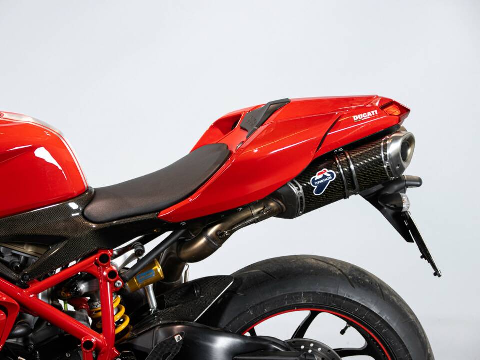Immagine 30/50 di Ducati DUMMY (2011)