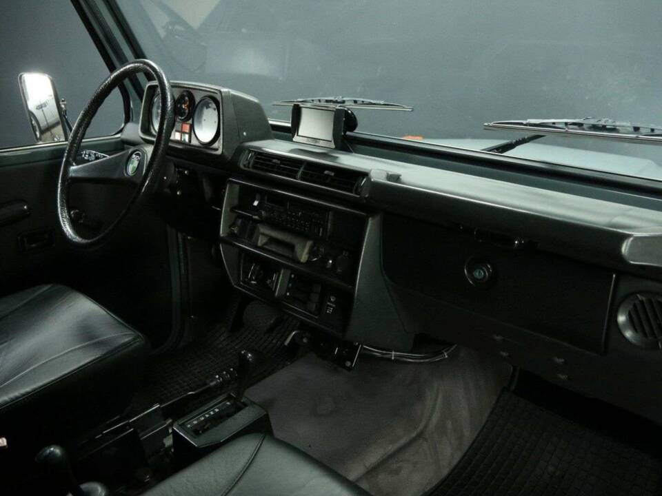 Image 23/50 of Mercedes-Benz G 230 (1993)
