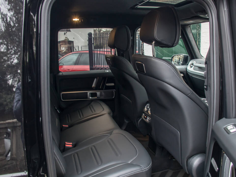 Image 17/22 of Mercedes-Benz G 400 d (LWB) (2022)