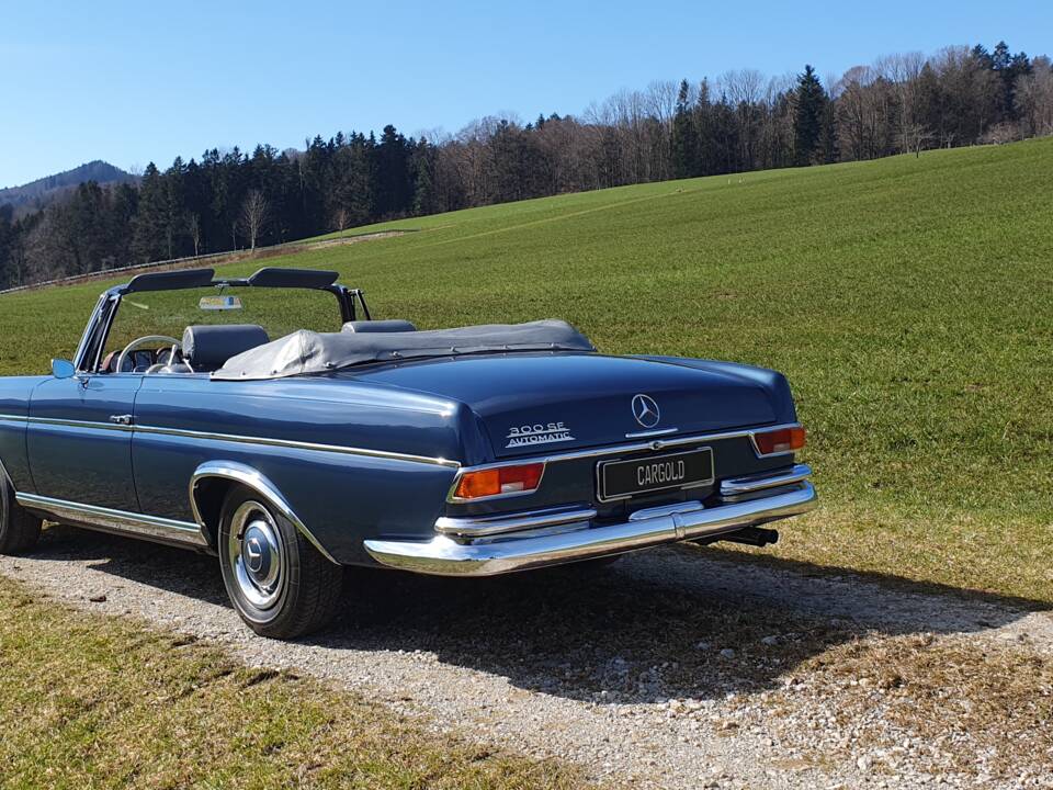Image 4/14 of Mercedes-Benz 300 SE (1967)