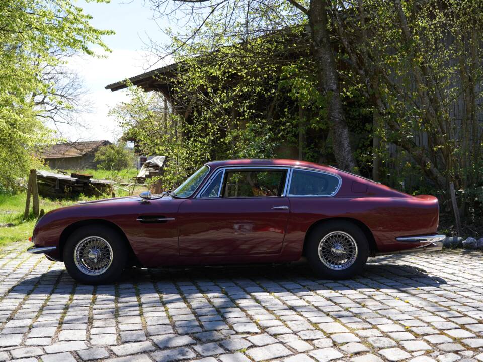Imagen 10/12 de Aston Martin DB 6 Vantage (1967)