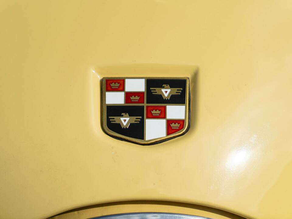 Image 26/50 of Studebaker Champion Regal DeLuxe Convertible (1950)