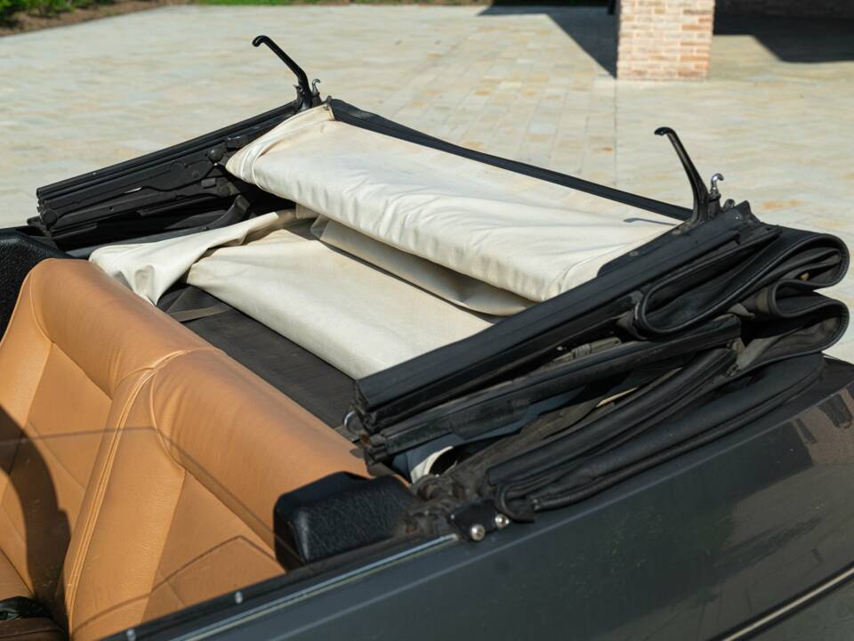 Image 30/50 of Volkswagen Golf I Cabrio GLi 1.8 (1983)