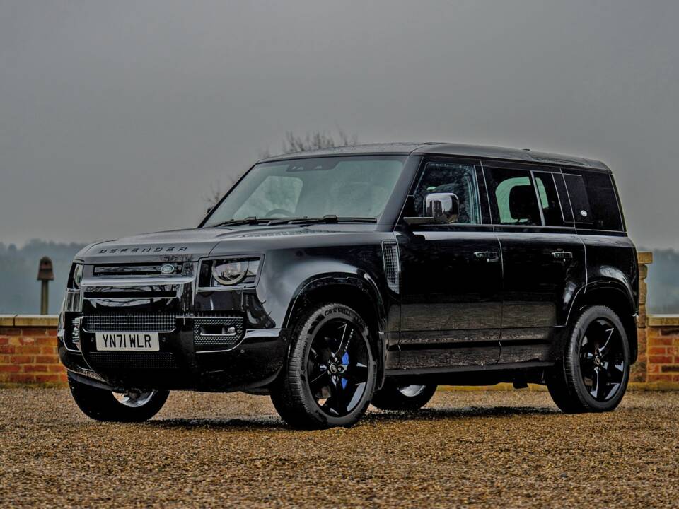 Image 7/50 of Land Rover Defender 110 V8 &quot;Bond Edition&quot; (2021)