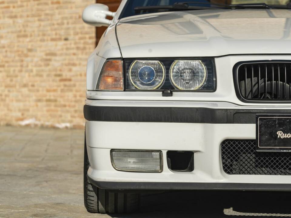 Image 22/50 of BMW 318 (1994)