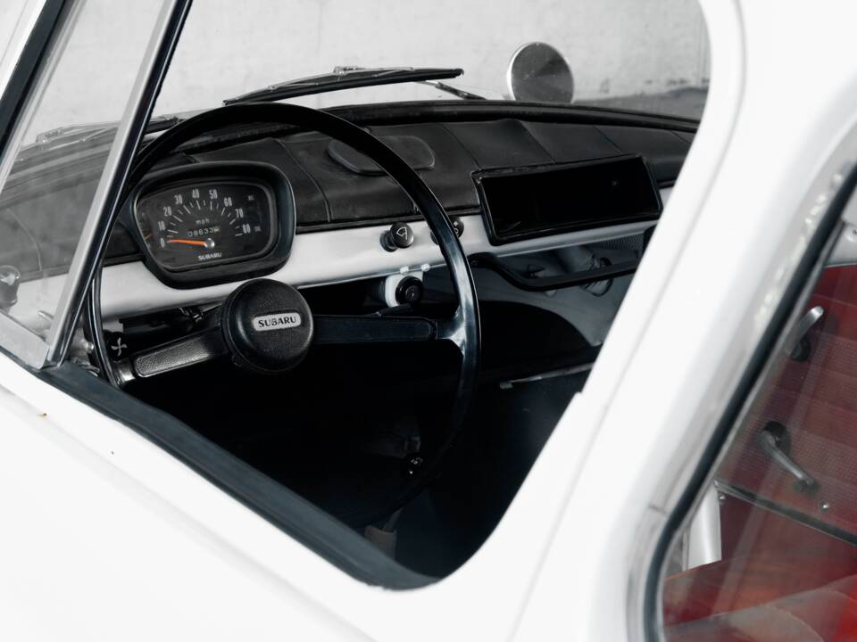 Image 28/48 of Subaru 360 (1970)