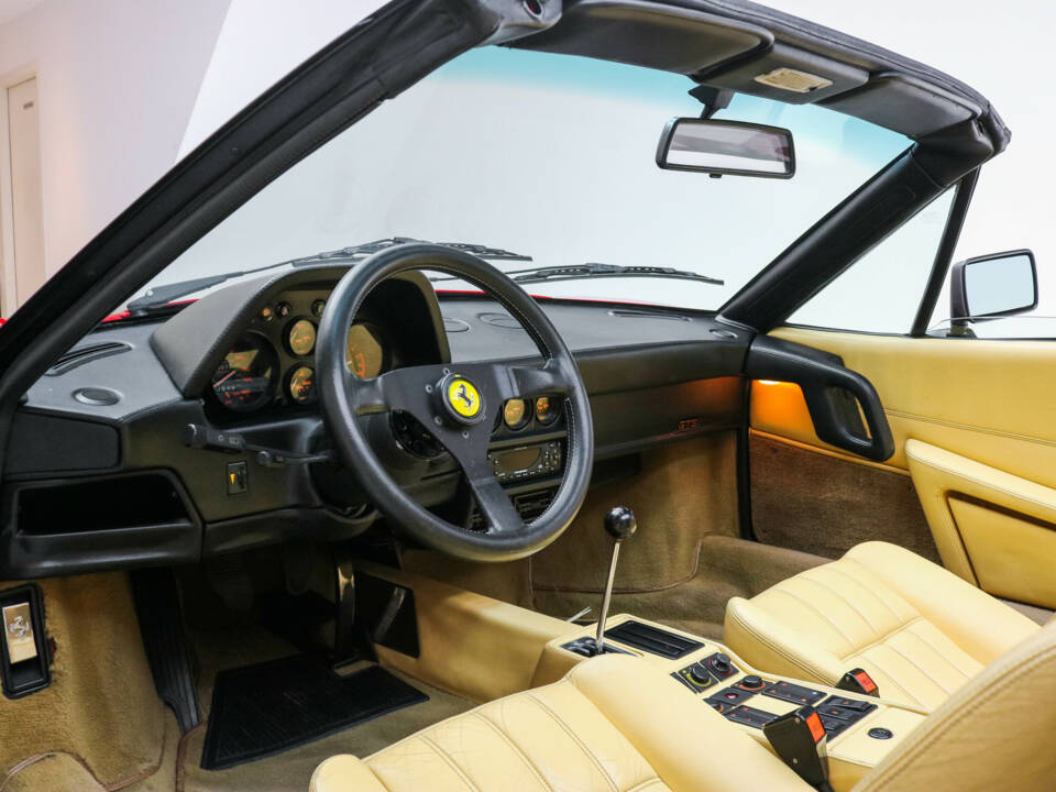 Image 5/20 de Ferrari 328 GTS (1987)