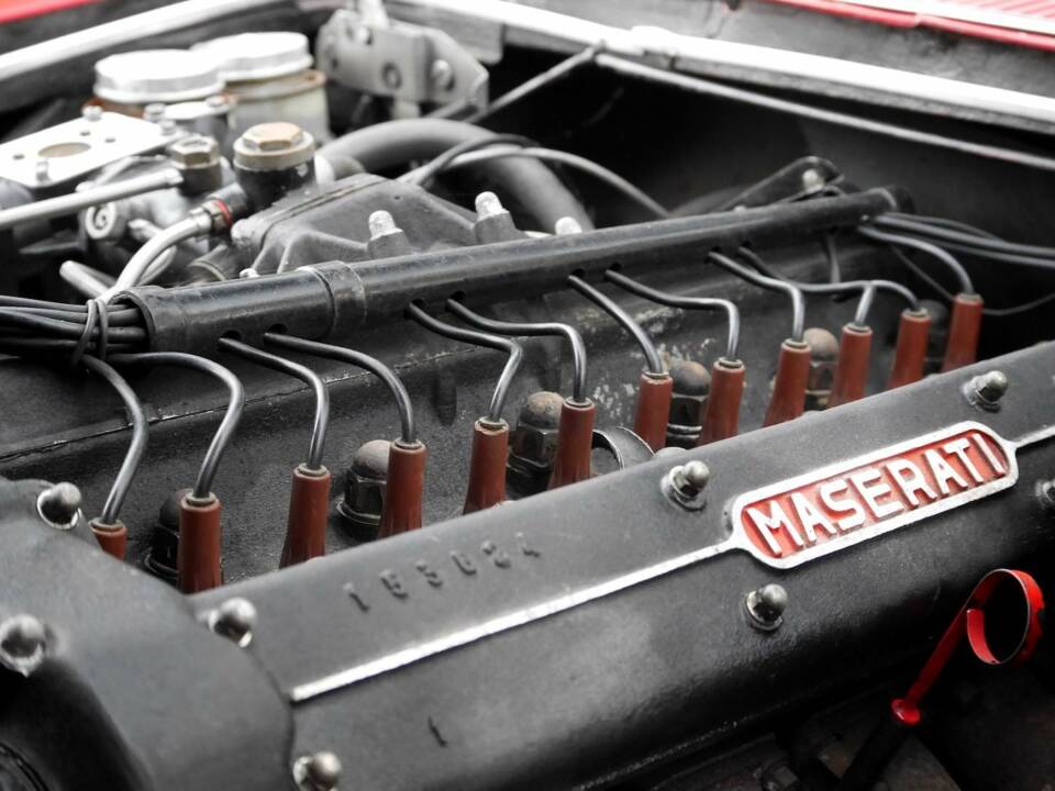 Image 13/23 of Maserati Mistral 3700 Spyder (1967)