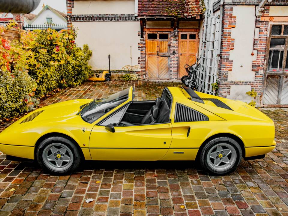 Bild 6/55 von Ferrari 328 GTS (1986)