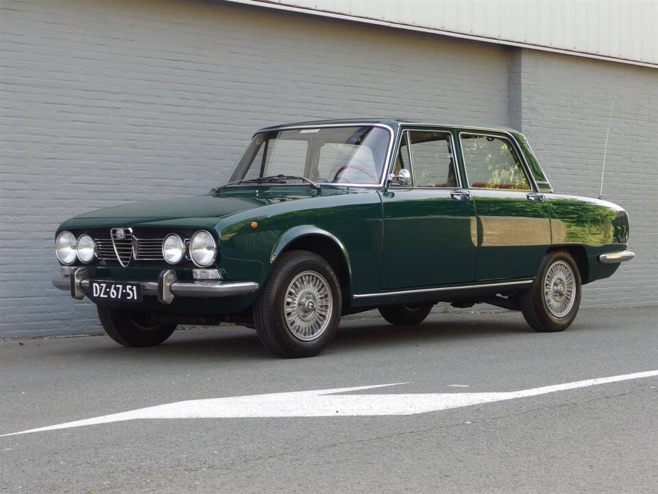 Image 2/99 of Alfa Romeo 1750 Berlina (1970)