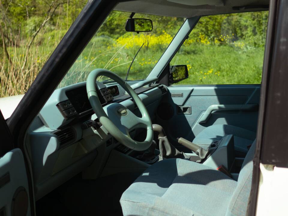 Image 11/18 of Land Rover Discovery (1990)