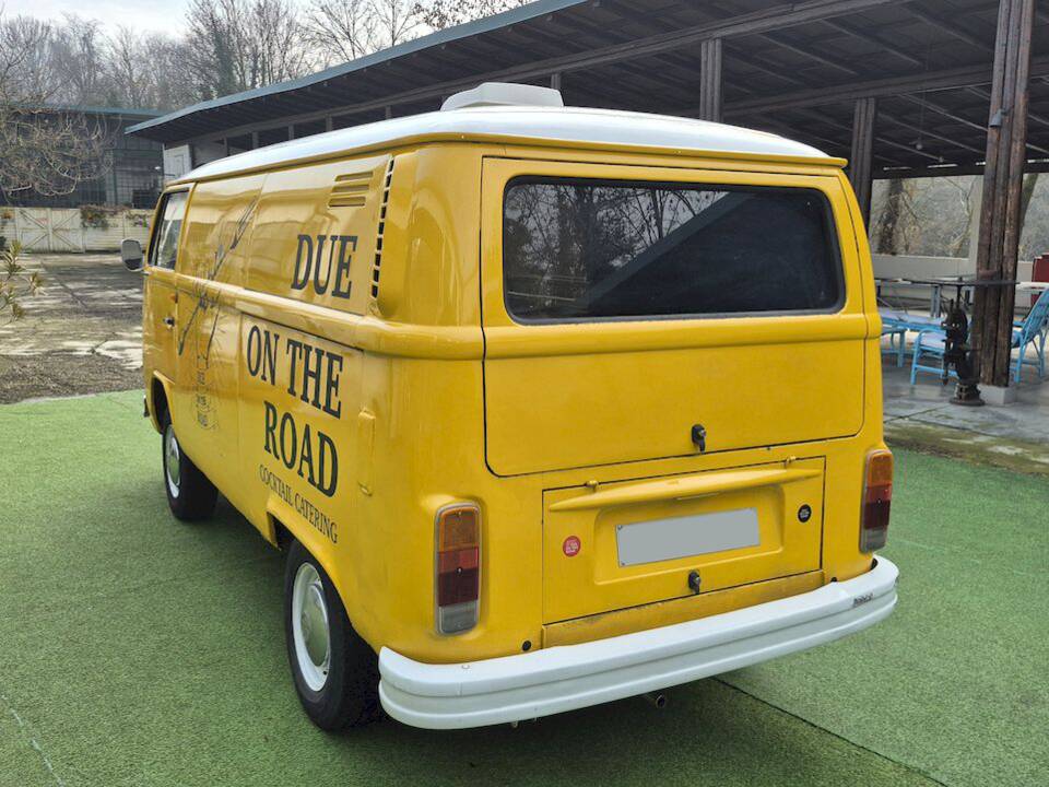 Bild 19/50 von Volkswagen T2b Kastenwagen (1976)
