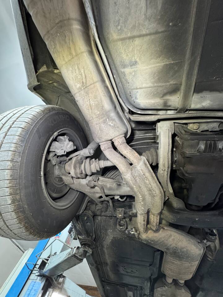 Image 25/37 of BMW 735i (1991)