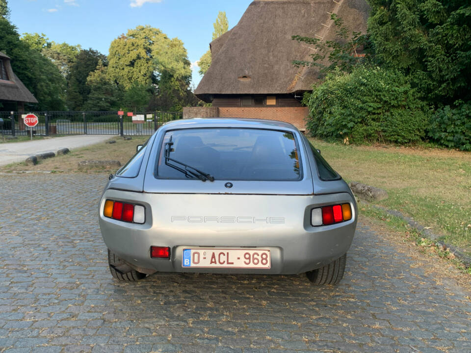 Image 5/8 of Porsche 928 (1977)