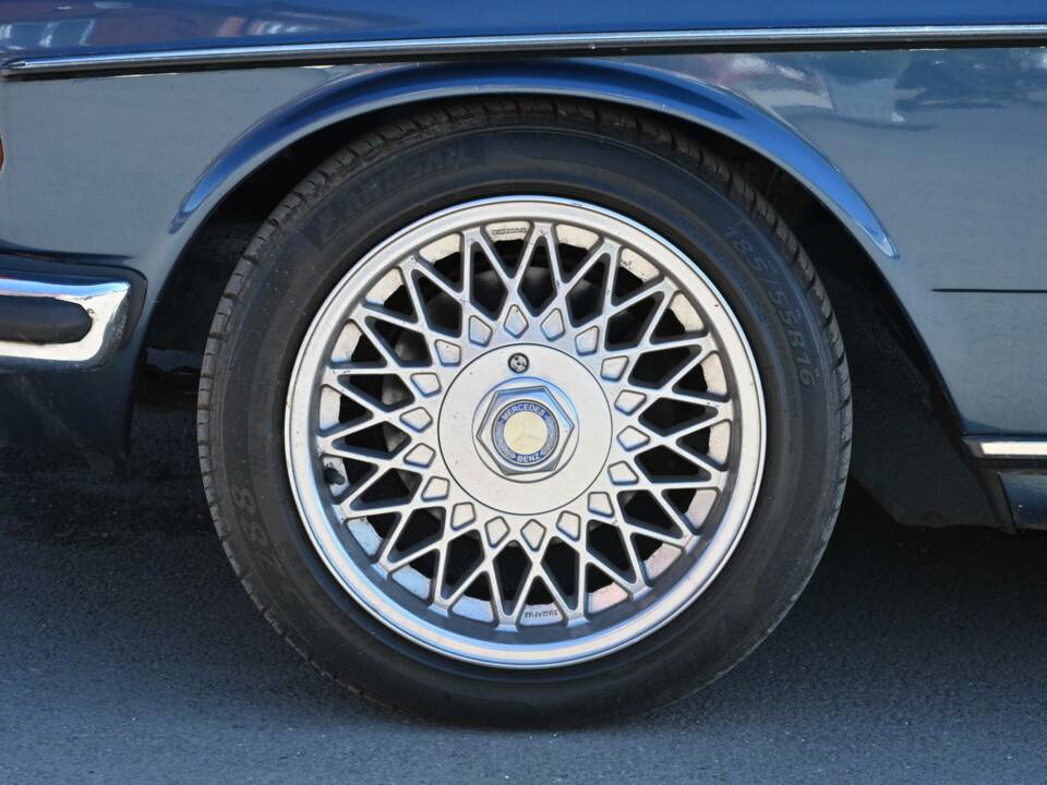 Bild 20/50 von Mercedes-Benz 280 CE (1983)