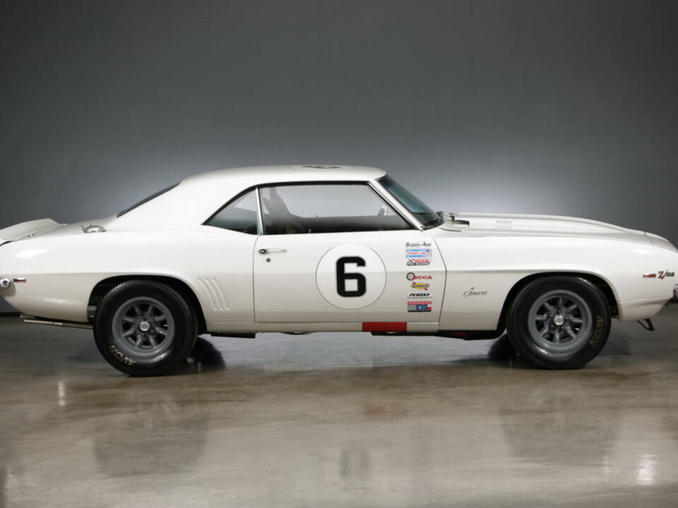 Immagine 11/36 di Chevrolet Camaro SS Sport (1969)