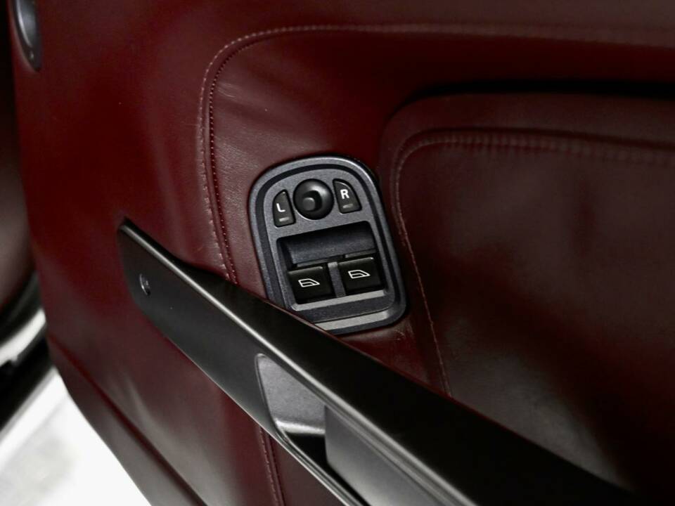 Image 31/50 de Aston Martin V8 Vantage (2006)