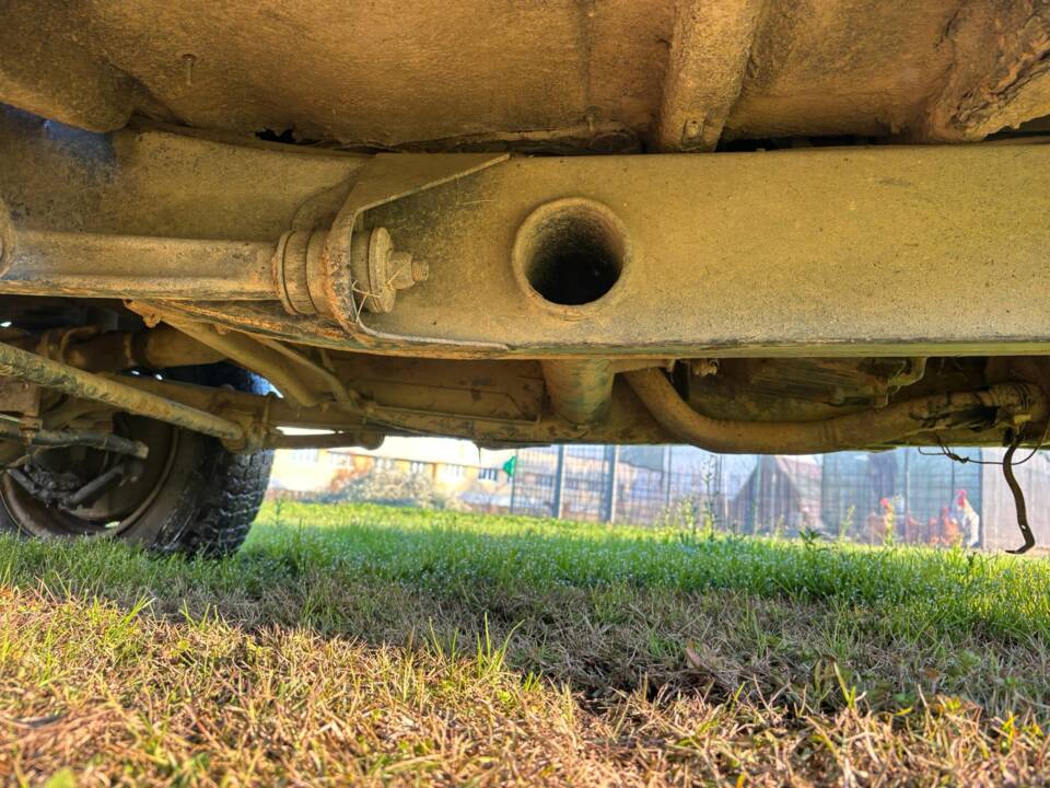 Image 44/53 of Mercedes-Benz 240 GD (SWB) (1982)