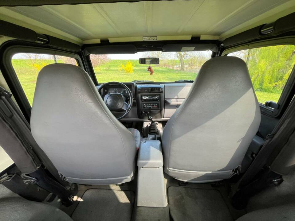 Image 14/38 of Jeep Wrangler Sport Hardtop 2.5 (1997)