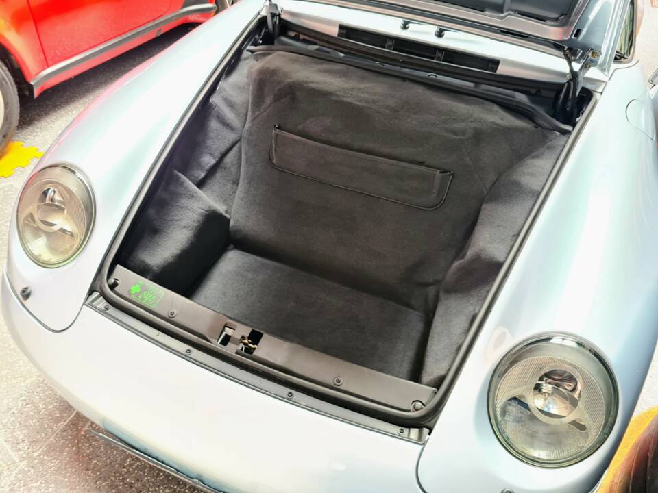 Immagine 18/34 di Porsche 911 Carrera (1996)