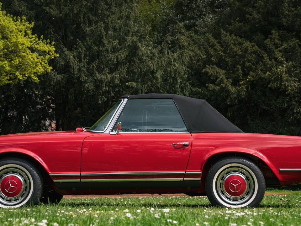 Image 19/64 of Mercedes-Benz 280 SL (1969)