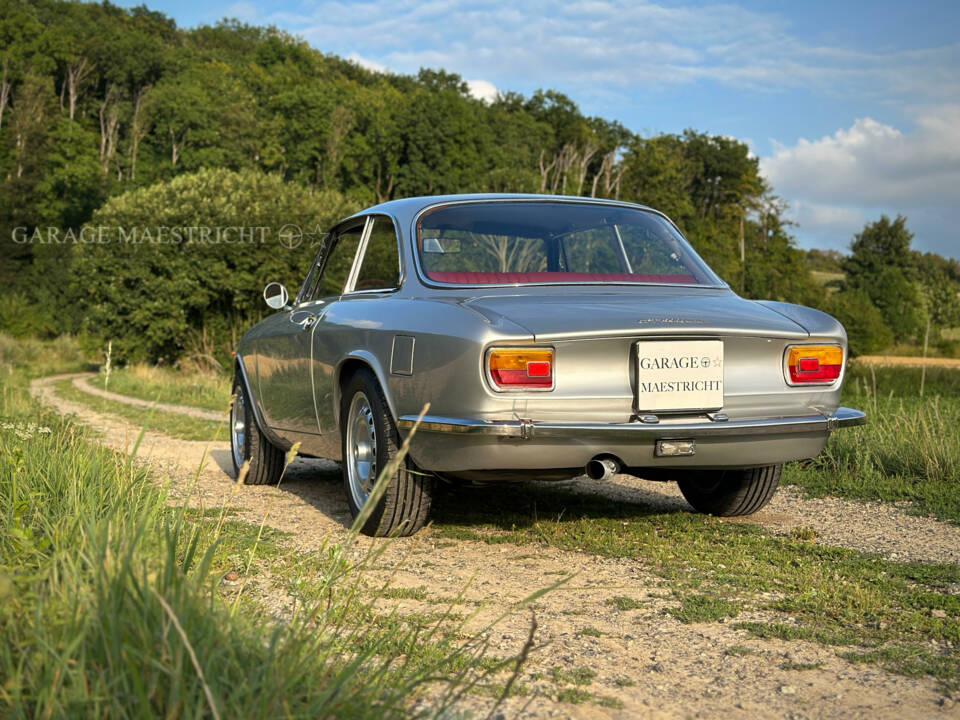 Afbeelding 30/84 van Alfa Romeo Giulia 1600 GT Junior (1972)