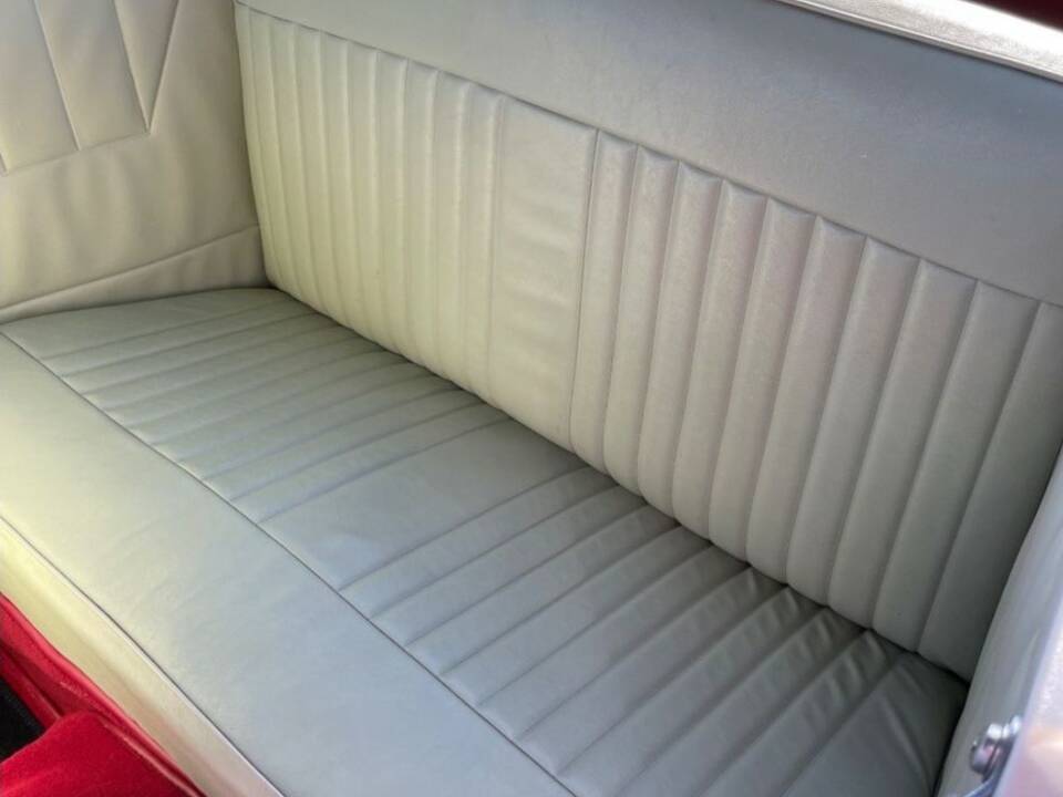 Image 9/50 of Triumph Herald 1200 (1965)