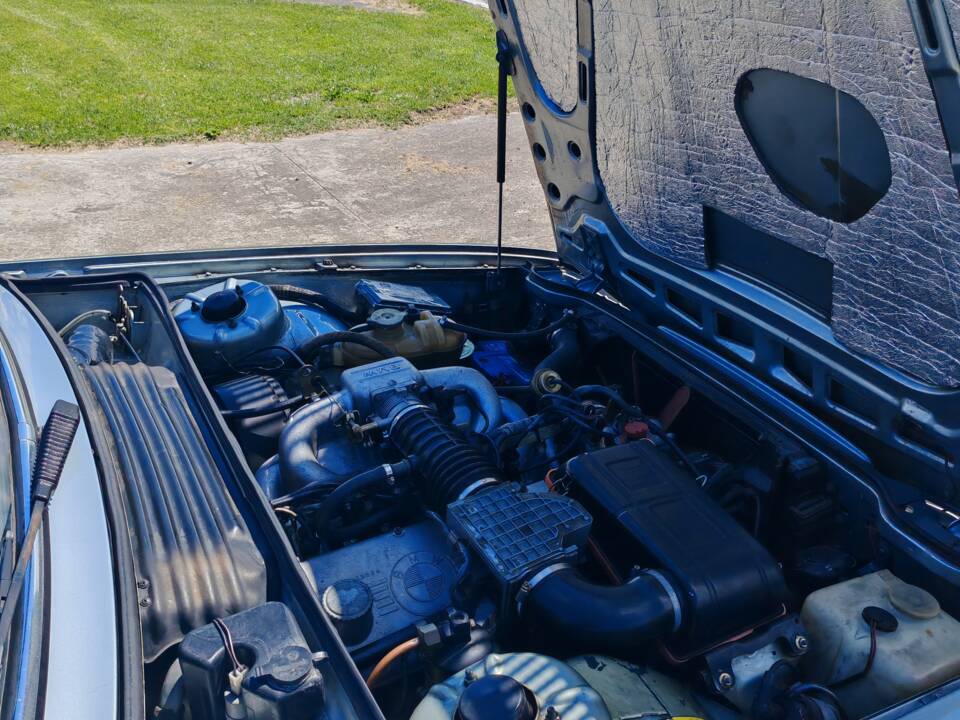 Image 44/50 of BMW 635 CSi (1981)