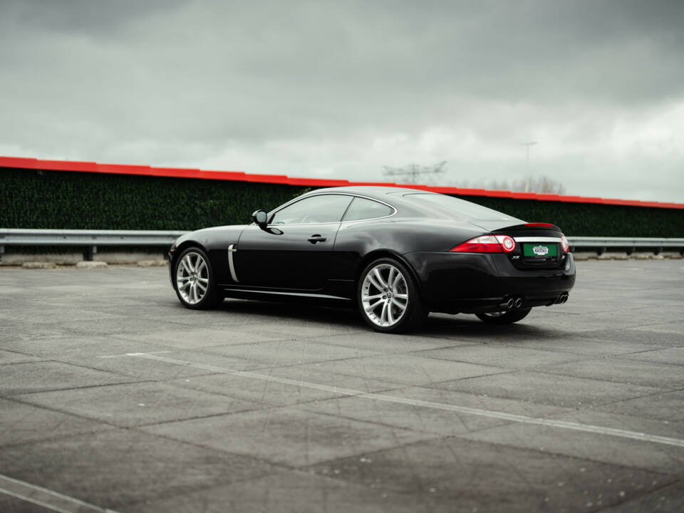 Image 5/33 of Jaguar XKR (2008)
