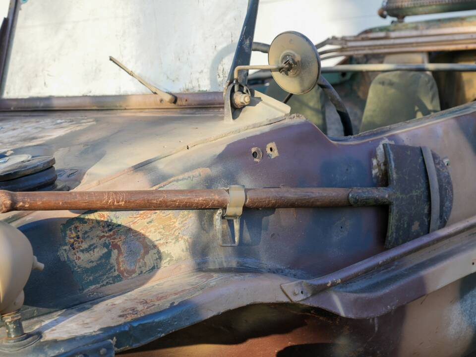 Image 36/40 of Volkswagen Schwimmwagen (1943)
