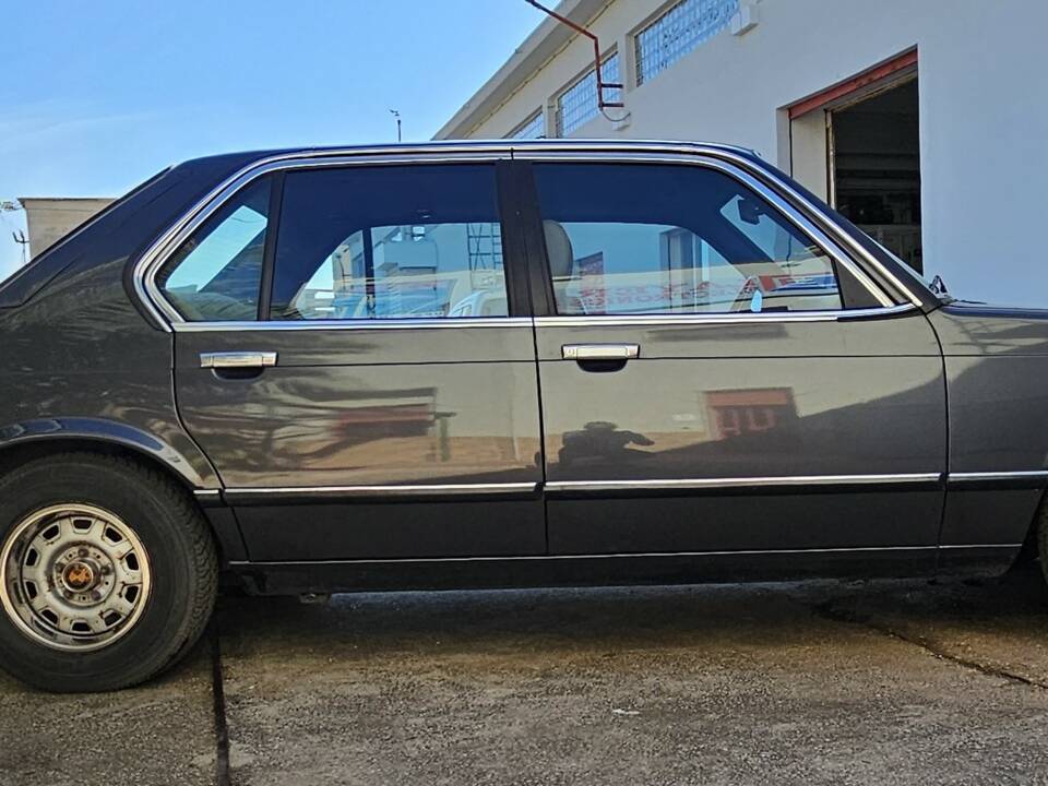 Image 5/100 of BMW 728i (1983)