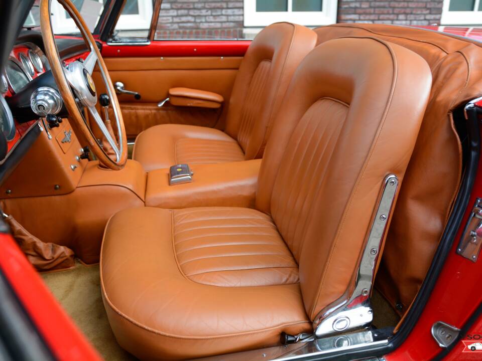 Image 23/38 of Ferrari 250 GT Cabriolet Pininfarina (1961)