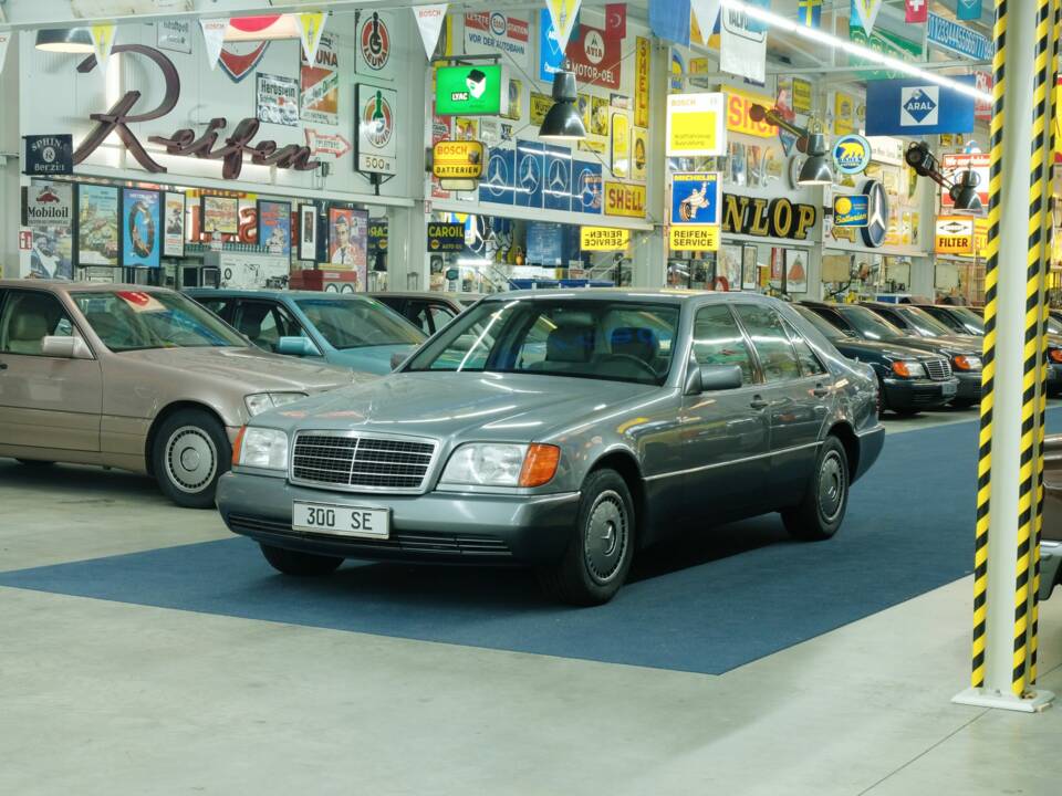 Bild 1/50 von Mercedes-Benz 300 SE (1992)