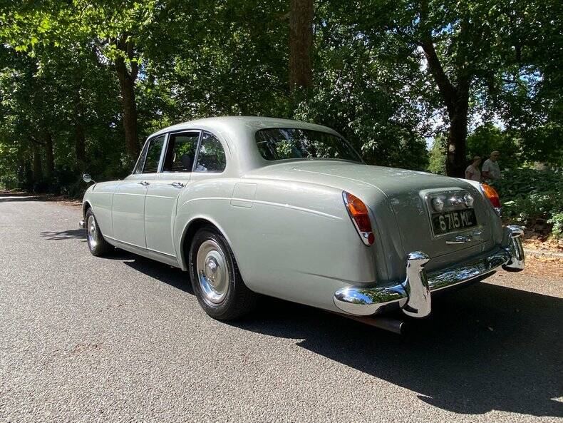 Image 10/50 de Bentley S 3 Continental Flying Spur (1963)