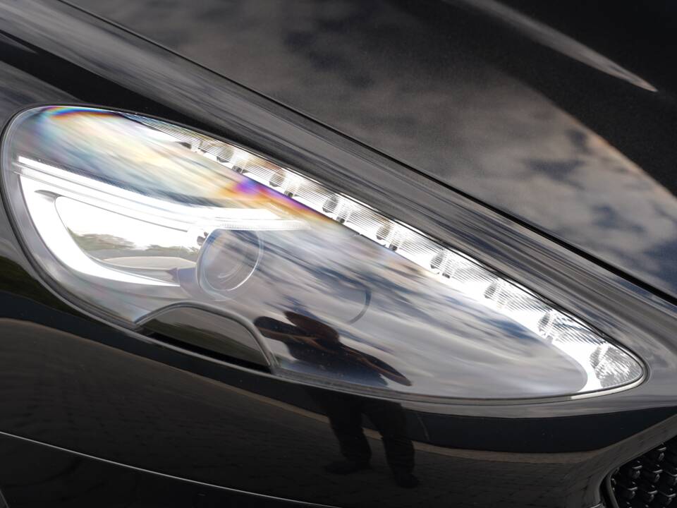 Image 33/50 of Aston Martin Rapide AMR (2019)